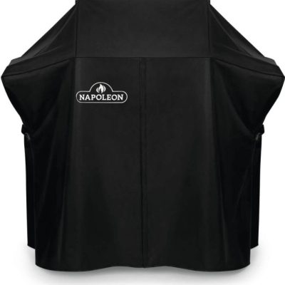 Housse pour BBQ Rogue 525 Napoléon sur fond blanc avec mise au point sur les boucles et le tissu